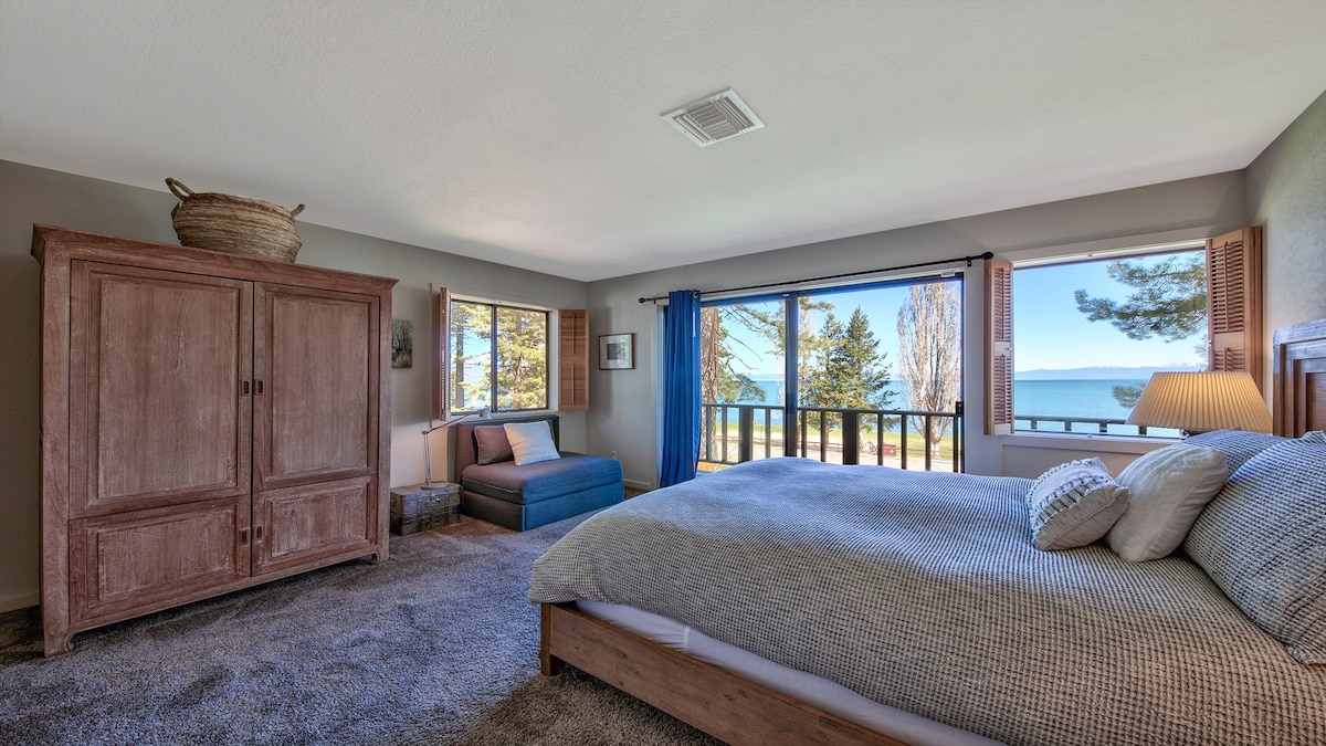 Interior of the lakefront cabin where students stay during the Liquid Breathwork facilitator certification retreat in South Lake Tahoe California